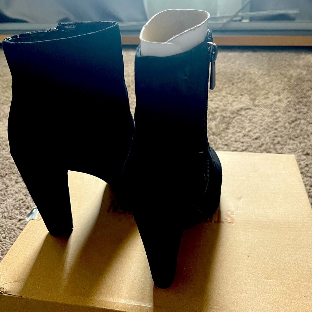 Women size 61/2  brand new steve madden